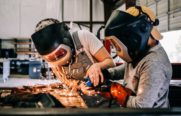 When looking for trades with a future, welders and construction mechanics should also be mentioned. (Photo: AdobeStock - 533509495 Kyta Willets)